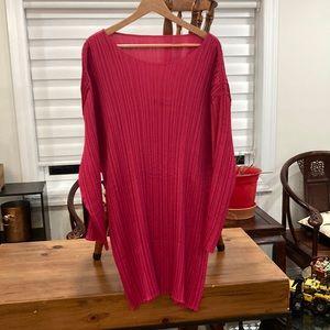 Pleats silk Dress very stylish never wore